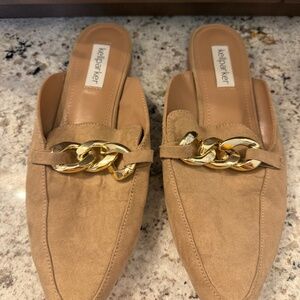 KellParker size 9 tan loafer